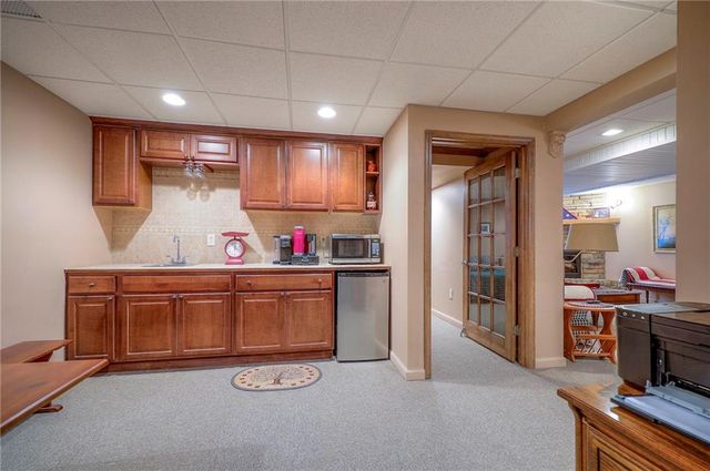 8422 Rosehill Road, Lenexa, KS 66215