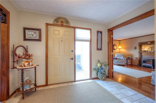 8422 Rosehill Road, Lenexa, KS 66215