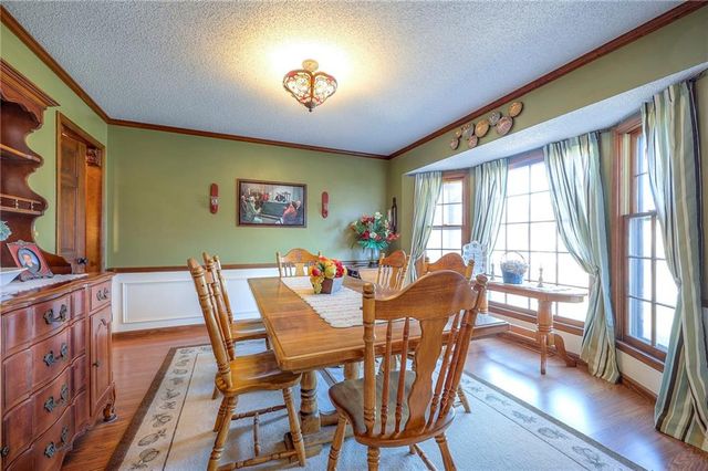 8422 Rosehill Road, Lenexa, KS 66215