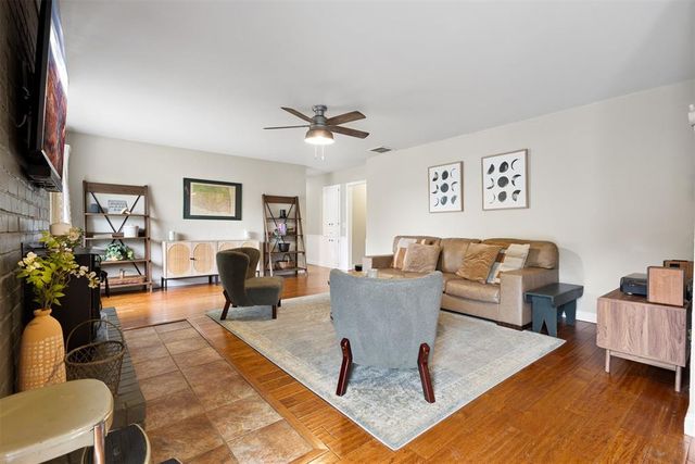 623 Greenbriar Avenue, Edmond, OK 73034