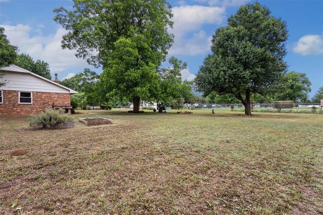 623 Greenbriar Avenue, Edmond, OK 73034