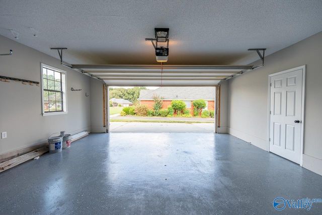 15424 Clodessa Drive, Athens, AL 35611