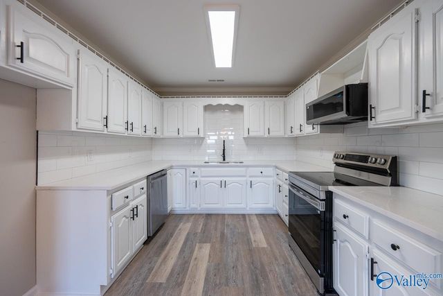 15424 Clodessa Drive, Athens, AL 35611