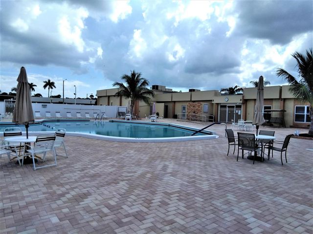 2844 Crosley Drive E C, West Palm Beach, FL 33415
