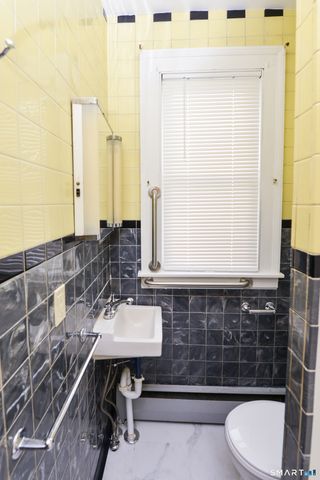 33 Zipp Avenue, Bristol, CT 06010