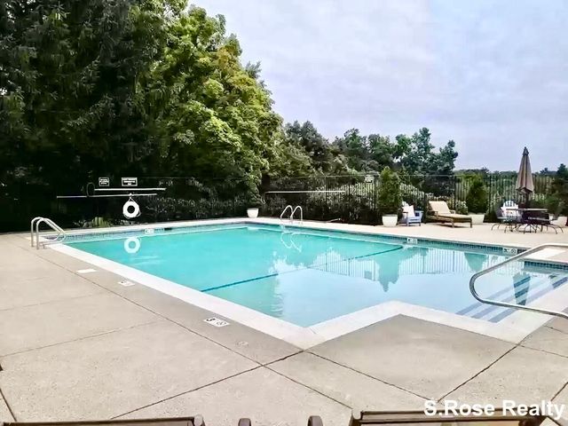 253 Nahanton 253, Newton, MA 02459