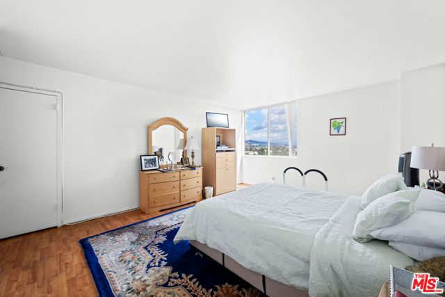 100 S Doheny Drive 512, Los Angeles, CA 90048