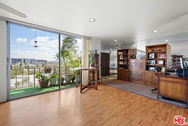 100 S Doheny Drive 512, Los Angeles, CA 90048