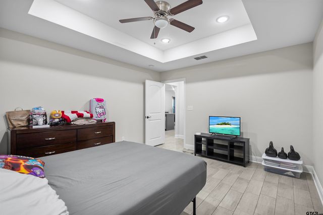 1126 E Oakwood St, Tyler, TX 75702