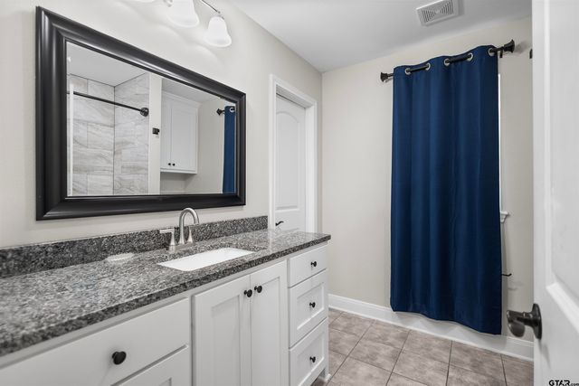 1126 E Oakwood St, Tyler, TX 75702