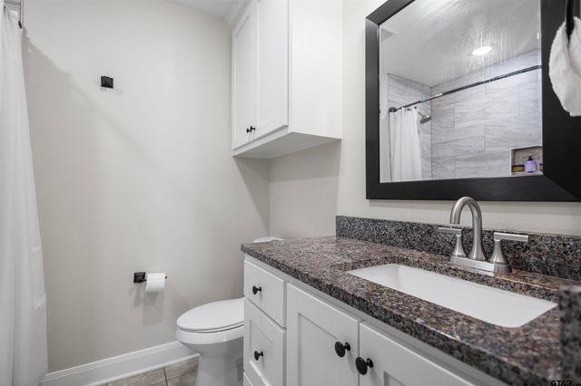 1126 E Oakwood St, Tyler, TX 75702