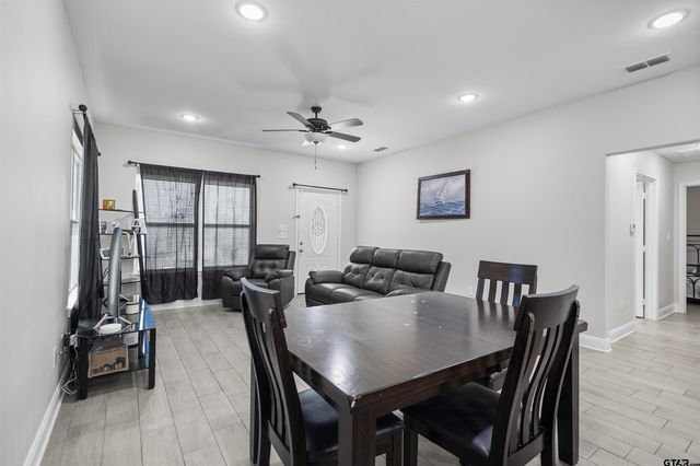 1126 E Oakwood St, Tyler, TX 75702