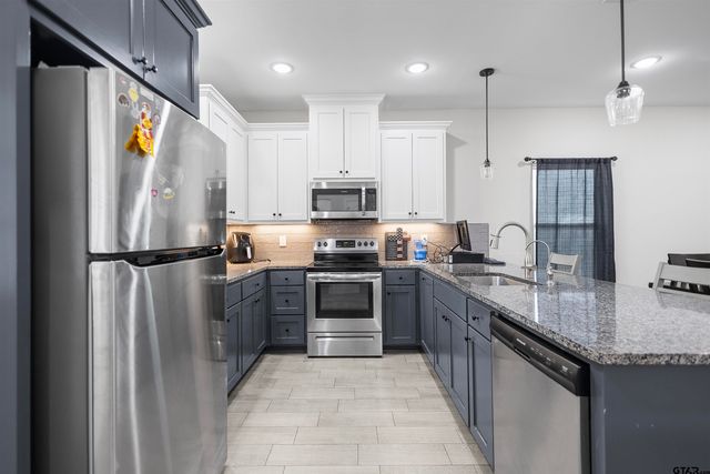 1126 E Oakwood St, Tyler, TX 75702