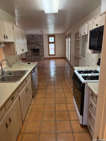 101 Creekside Drive, Boerne, TX 78006