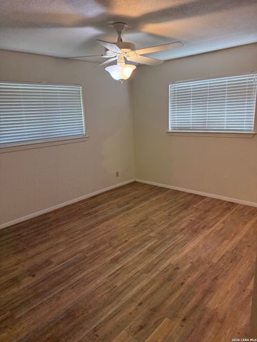 101 Creekside Drive, Boerne, TX 78006