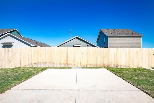 1133 Largemouth LN, Bastrop, TX 78602