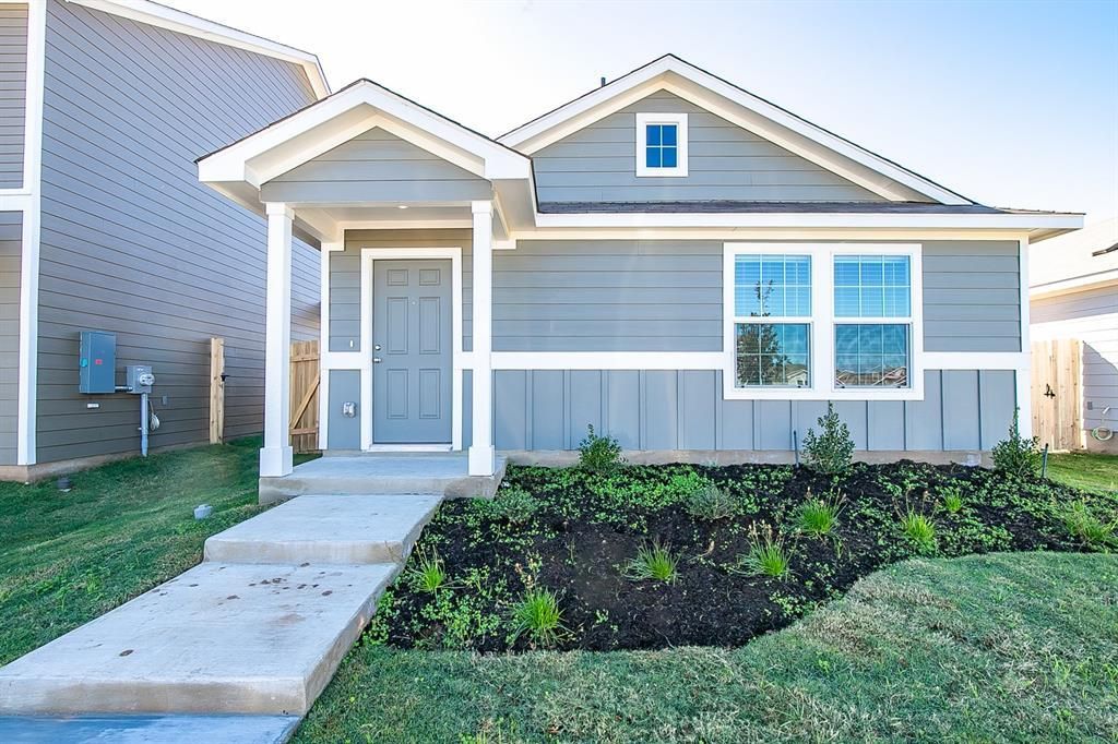 1133 Largemouth LN, Bastrop, TX 78602