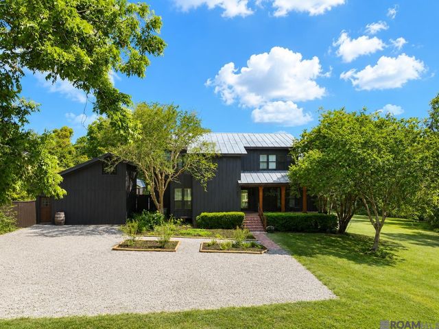 16488 E Spanish Oaks Ct, Prairieville, LA 70769