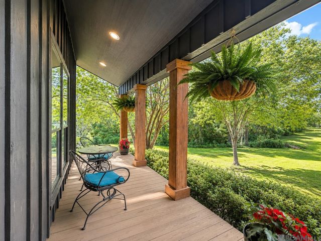 16488 E Spanish Oaks Ct, Prairieville, LA 70769