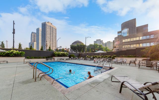 330 W Diversey Parkway 1508, Chicago, IL 60657