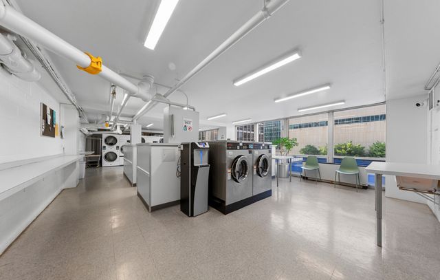 330 W Diversey Parkway 1508, Chicago, IL 60657