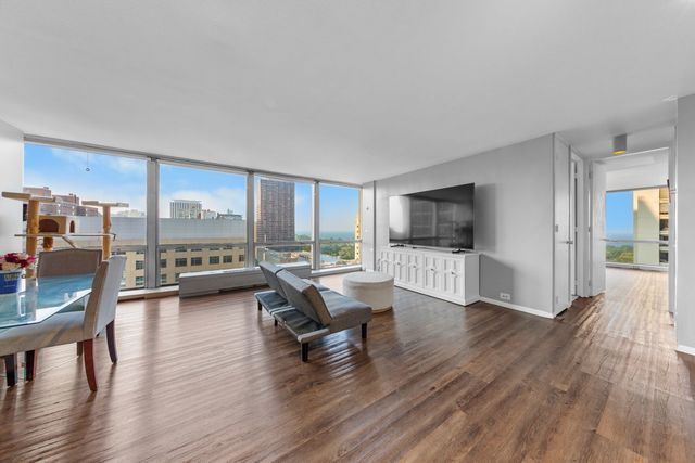330 W Diversey Parkway 1508, Chicago, IL 60657