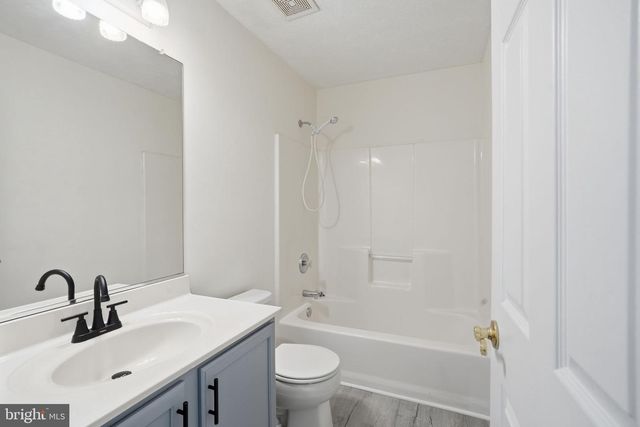 6 REEF CT, Baltimore, MD 21219