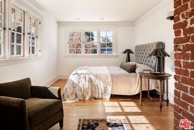 2107 Santa Rosa Avenue, Altadena, CA 91001