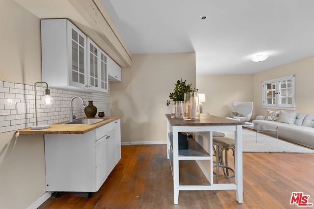 2107 Santa Rosa Avenue, Altadena, CA 91001