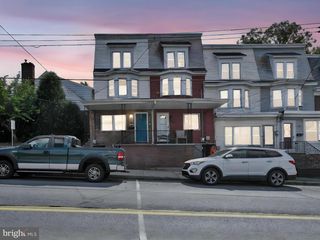 2107 W MARKET ST, Pottsville, PA 17901