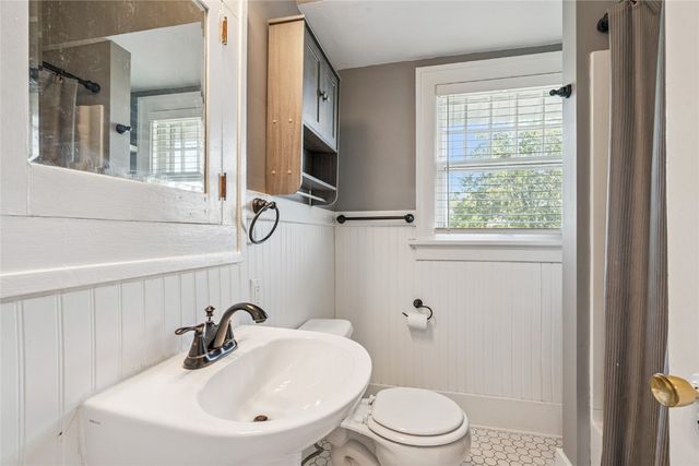 826 21st Avenue SW, Cedar Rapids, IA 52404