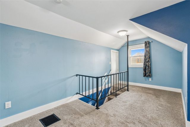 826 21st Avenue SW, Cedar Rapids, IA 52404