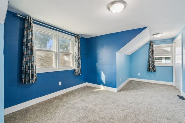 826 21st Avenue SW, Cedar Rapids, IA 52404