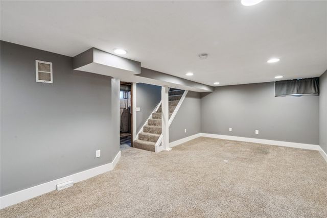 826 21st Avenue SW, Cedar Rapids, IA 52404