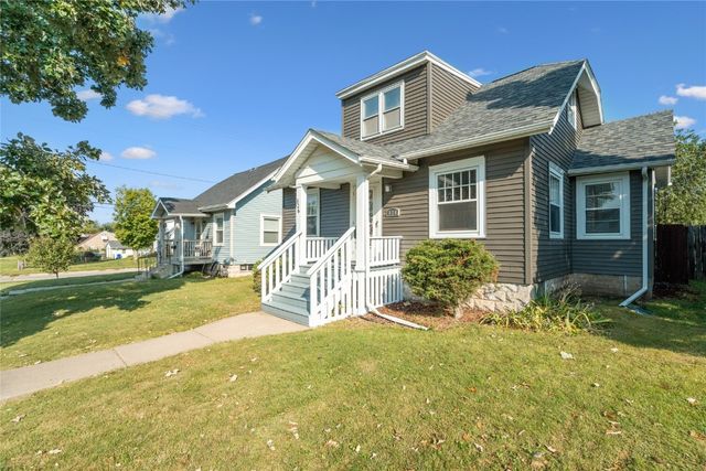 826 21st Avenue SW, Cedar Rapids, IA 52404