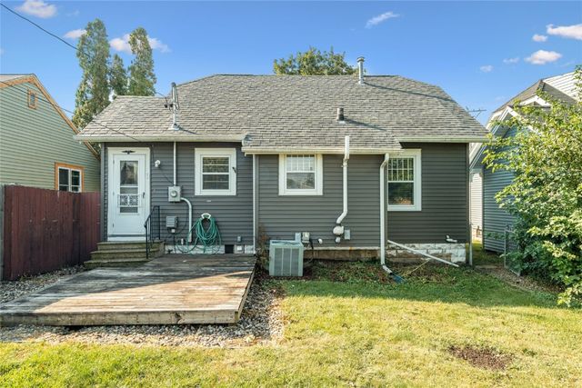 826 21st Avenue SW, Cedar Rapids, IA 52404