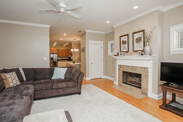 3836 N Janssen Avenue 2, Chicago, IL 60613