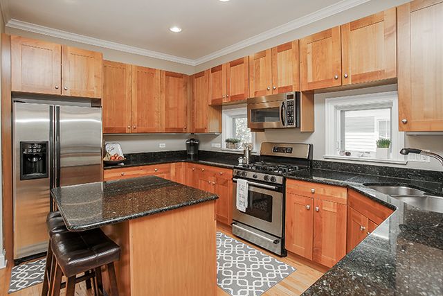 3836 N Janssen Avenue 2, Chicago, IL 60613