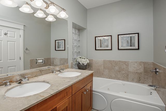 3836 N Janssen Avenue 2, Chicago, IL 60613