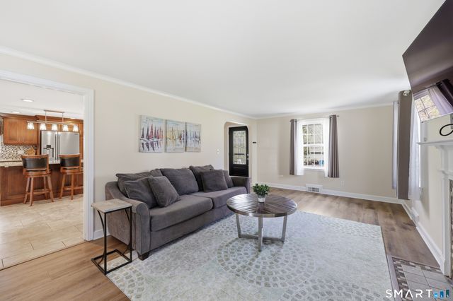 19 Cheney Lane, Newington, CT 06111