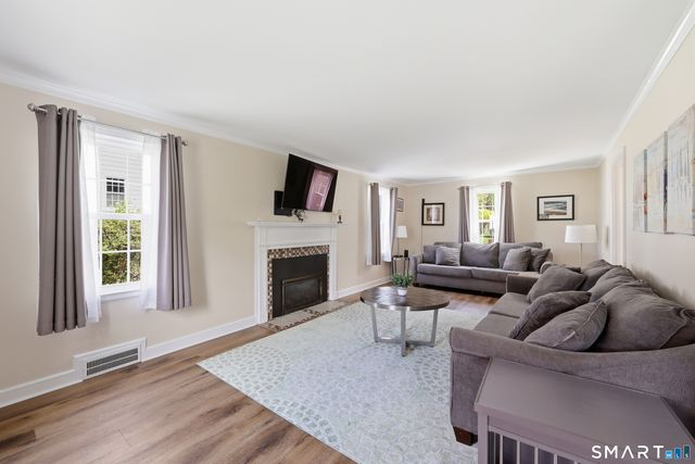 19 Cheney Lane, Newington, CT 06111