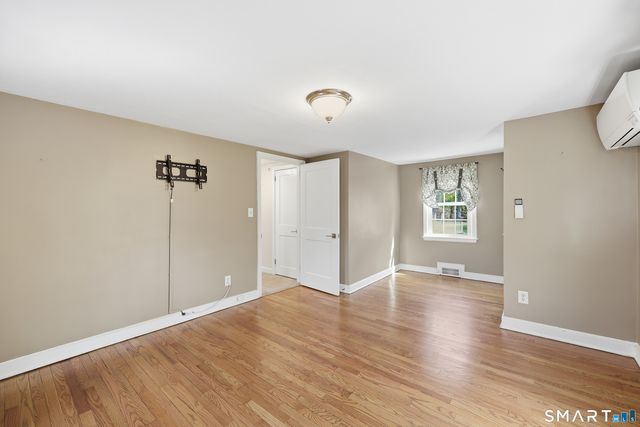 19 Cheney Lane, Newington, CT 06111