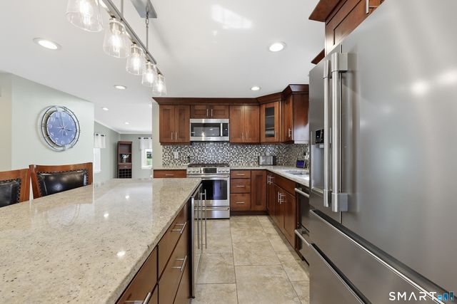 19 Cheney Lane, Newington, CT 06111