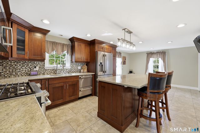 19 Cheney Lane, Newington, CT 06111