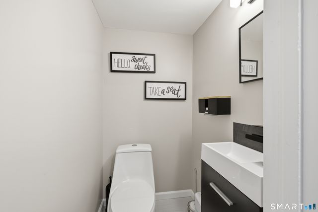 19 Cheney Lane, Newington, CT 06111