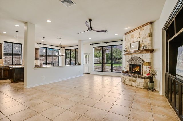 213 Mirafield LN, Austin, TX 78737