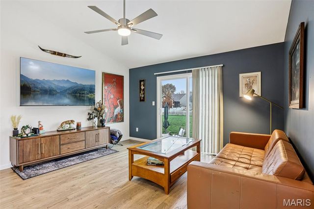 328 Crestfield Court, St Charles, MO 63301