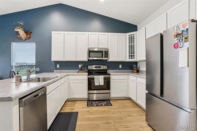 328 Crestfield Court, St Charles, MO 63301