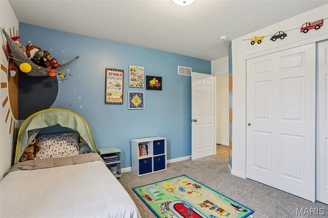 328 Crestfield Court, St Charles, MO 63301