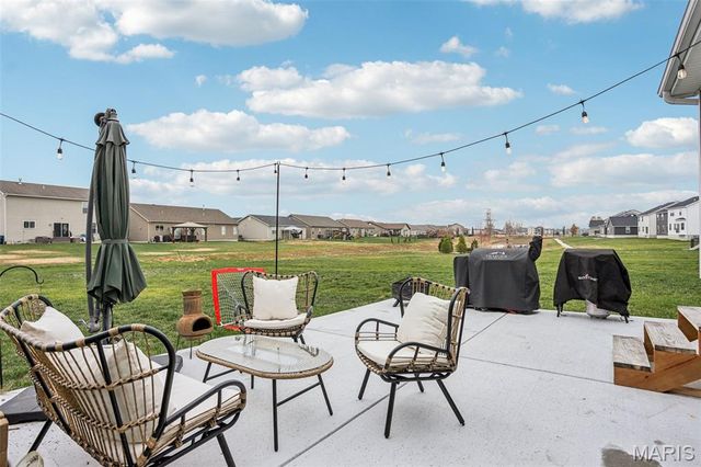 328 Crestfield Court, St Charles, MO 63301